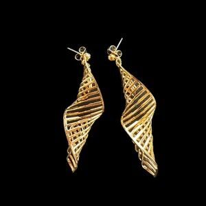 Elegant Gold Spiral Earrings